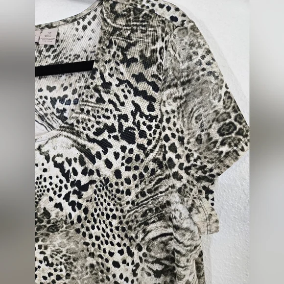 Chico's Easywear Animal Print Gray Tan Black Short Sleeve Work Travel, 2 (12) - Picture 2 of 6